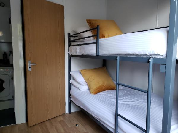 Kingussie Garden Cabins, Buchen Sie Campingplatz Hotels in Schottland mit Parkplatz, Parkplätze