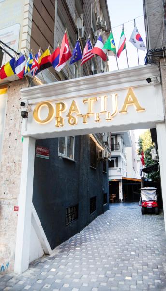 Opatija Hotel, Book Hotel Hotels in Marmara Region with a Pool, Swimming Pool