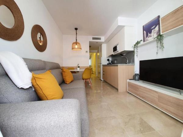 Apartamento con parking con piscina junto a la playa, Prenota Appartamento Benalmádena 