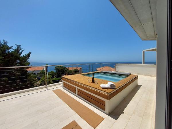 Luxury Seafront Villa Alghero with Rooftop Pool, Prenota Villa Fertilia Sardegna del Nord