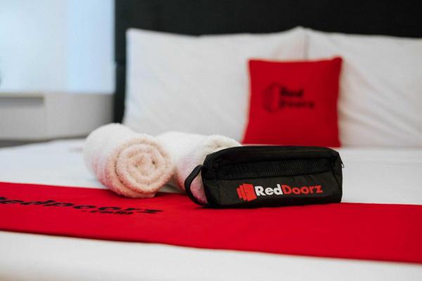 RedDoorz at Kresek, Buchen Sie Hotel Binong Banten