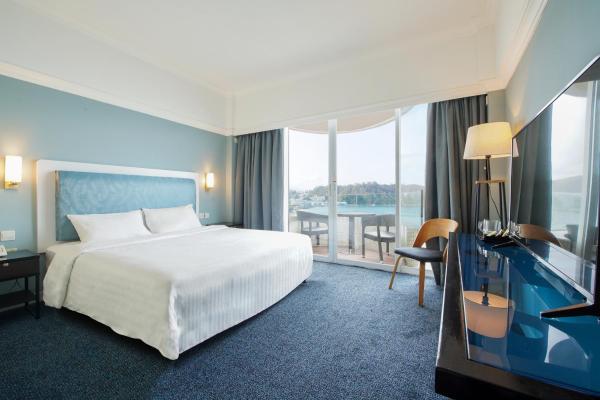 Warwick Hotel