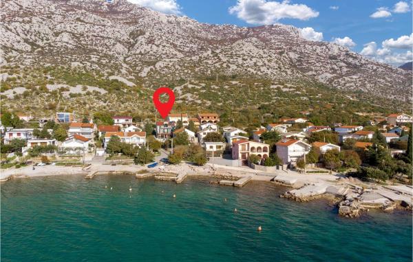 Awesome Home In Cesarica With Sauna, Réserver Maison de vacances Villas à Kvarner, Villa