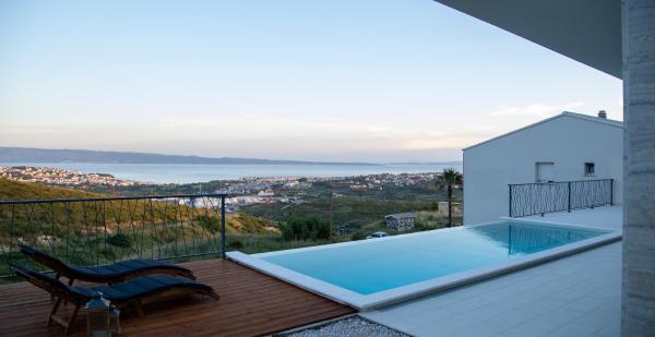 Villa Godimento w heated pool, Buchen Sie Villa Hotels in Gespanschaft Split-Dalmatien mit Pool, Schwimmbad