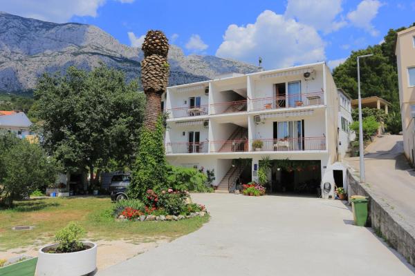 Apartments with a parking space Tucepi, Makarska - 2676, Buchen Sie Ferienwohnung Hotels in Gespanschaft Split-Dalmatien mit Parkplatz, Parkplätze