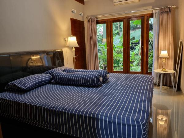 Mutiara Homestay Syariah, Book Vacation Home Timuran Villas, Villa