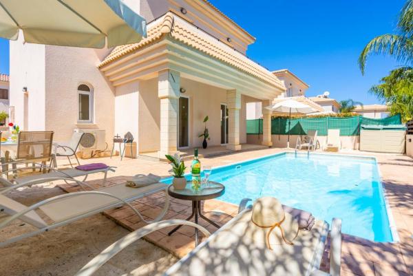 Villa Miracle