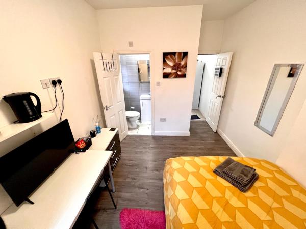 Deluxe En-suite room in CV1, Prenota Affittacamere Coventry West Midlands