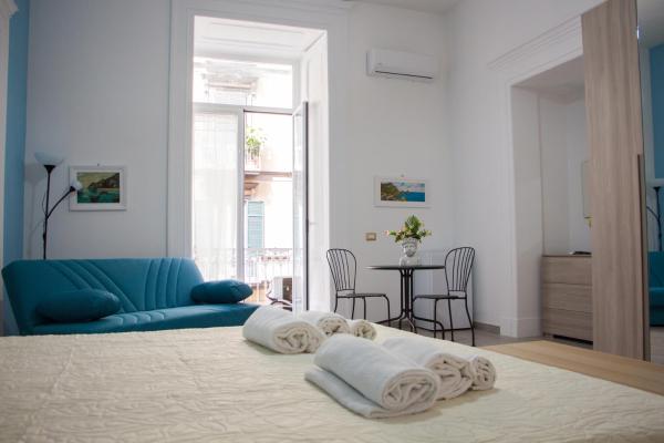 Donna Laura Suite, Buchen Sie Bed & Breakfast Historische Altstadt Neapel Neapel