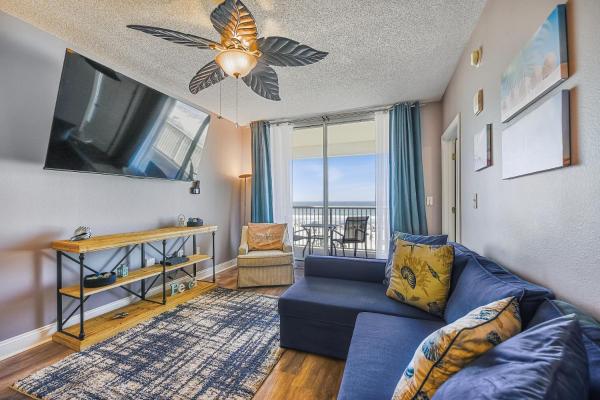 Majestic Beach Resort #204-2 by Book That Condo, Prenota Casa vacanze Hotel SPA a Florida, SPA