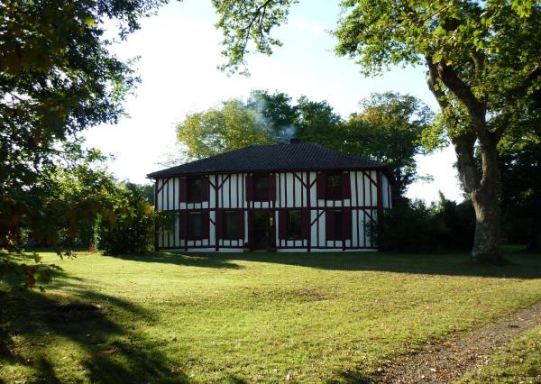 lAirial de Nahouns, Prenota Bed & breakfast Hotel a Sabres con parcheggio, Parcheggio