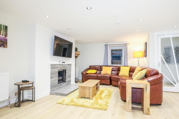mySTAYINN Tomnahurich Guest House, Buchen Sie Pension Hotels in Schottland mit Parkplatz, Parkplätze