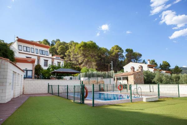 Villarrobles de Altamira, Book Hotel Hotels & Accommodations in Peguera del Madrona, Hotel