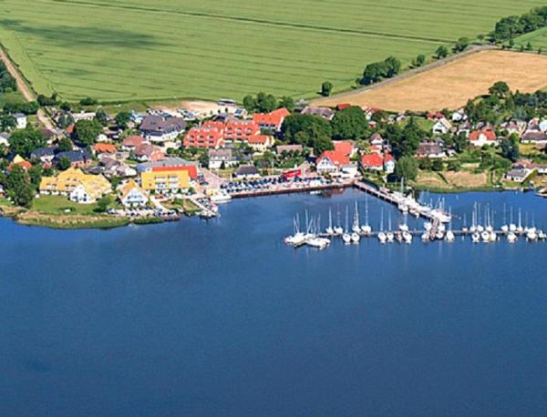 Hotel- & Ferienanlage Kapitäns-Häuser Breege, Réserver Village vacances Hôtels à Rügen avec piscine, Piscine