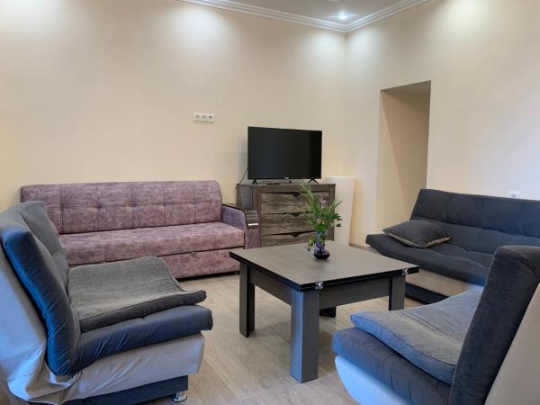 Toon 16, Prenota Affittacamere Hotel con piscina a Tavush region, Piscina