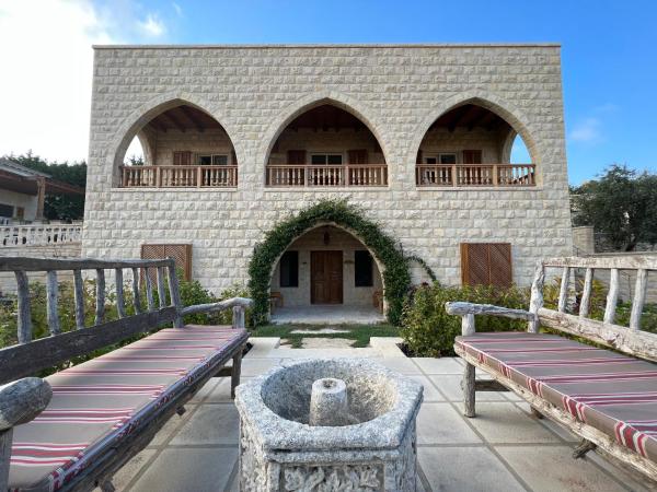Domaine des Oliviers, Prenota Affittacamere Hotel con piscina a Batroûn, Piscina