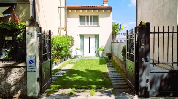 Villa Joy Verona - Luxury Chalet, Prenota Chalet Hotel a Veneto con parcheggio, Parcheggio