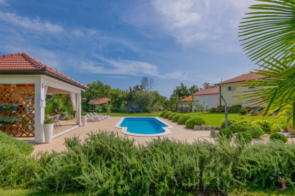 Villa Piljak, Buchen Sie Villa Hotels in Gespanschaft Split-Dalmatien mit Pool, Schwimmbad