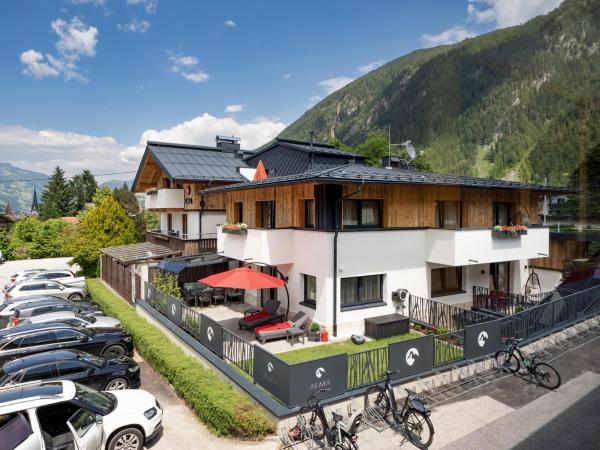 Haus Amelie, Prenota Hotel Hotel a Tirolo con parcheggio, Parcheggio