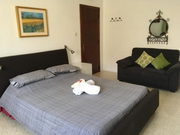 Pembroke Suites, Book Bed and Breakfast Pembroke Malta