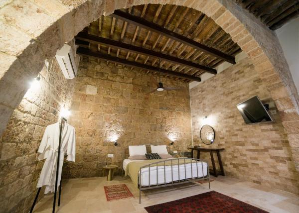 Napoleon suites, Buchen Sie Bed & Breakfast Akkon 
