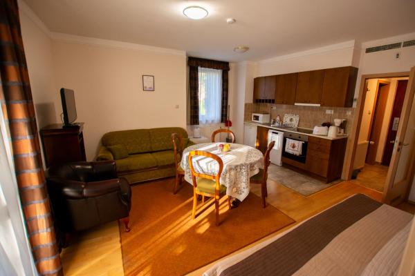Bernadett Villa Apartman 3, Buchen Sie Ferienwohnung Bük 