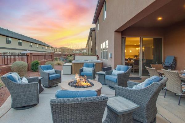 Paradise Village Resort 103 Resort View, Private Hot Tub, Short Walking distance to Amenities, Prenota Casa vacanze Hotel a Utah con parcheggio, Parcheggio