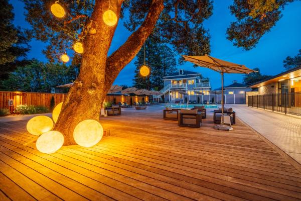 The Ruse, Prenota Hotel Healdsburg Wine Country - Northern California