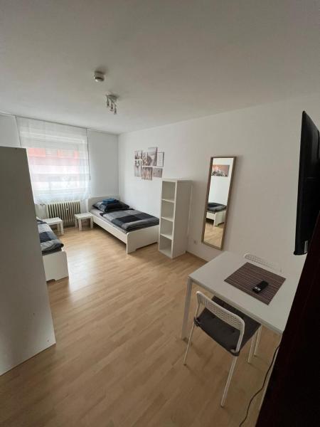 Zentral gelegene Apartments am Schillerplatz MG30 und MG31, Book Apartment Gladbach Moenchengladbach, near Moenchengladbach Central Station