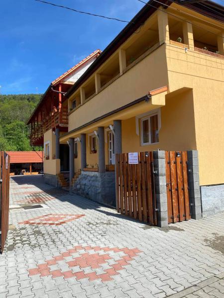 Rajni Panzió, Prenota Affittacamere Hotel economici a Praid