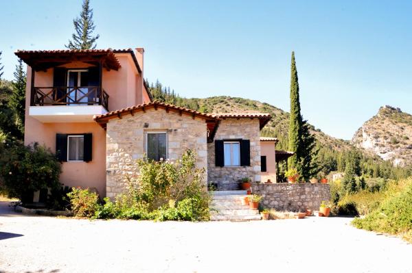 Aesthetic Delight - Stone Villa in Mystras, Book Villa Mystras Hotels with a Parking, Parking