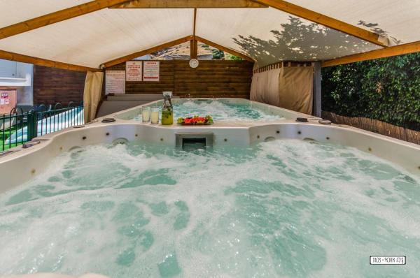 Avigail Guest House, Prenota Lodge Hotel a Israele Distretto Nord con piscina, Piscina