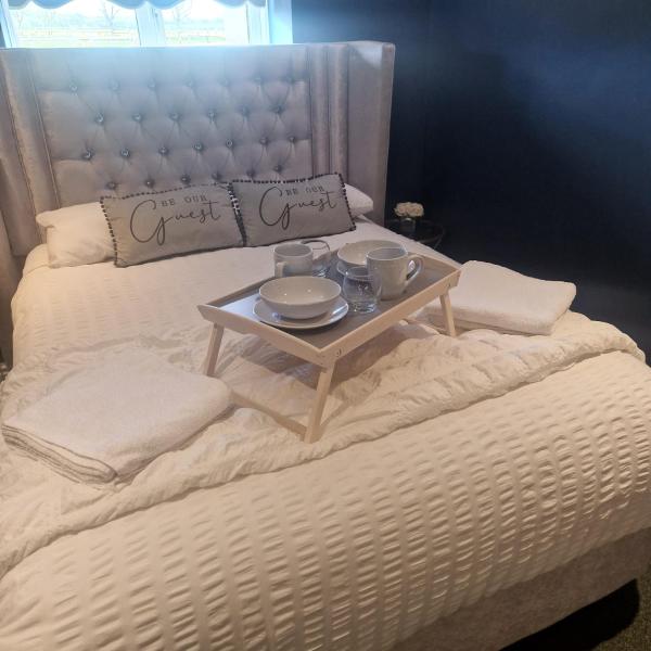 Lenox Bed and Breakfast, Buchen Sie Bed & Breakfast Hotels in Merseyside mit Parkplatz, Parkplätze