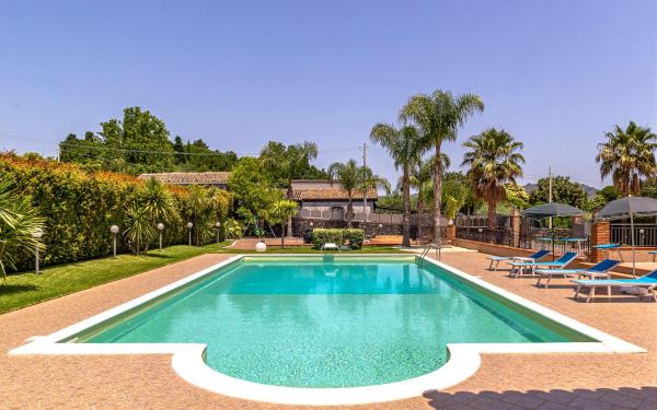 Villa Aura, Buchen Sie Villa Hotels mit Pool in Sizilien, Schwimmbad