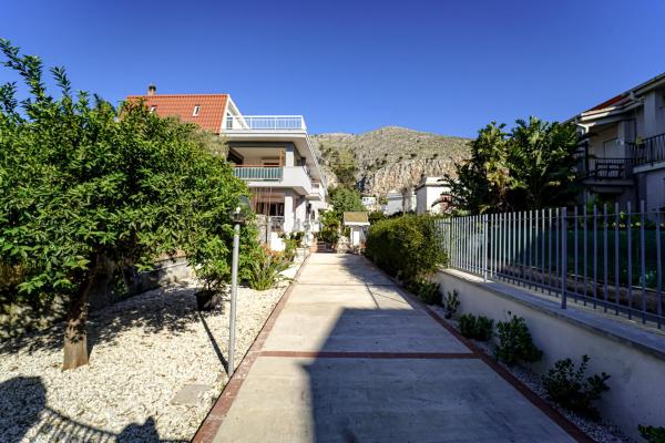 Lovely Villa, close to the beach, Buchen Sie Ferienhaus Hotels in Sizilien mit Parkplatz, Parkplätze