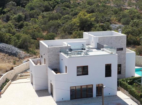 Villa Bora - Blue Flat Green Flat, Buchen Sie Ferienwohnung Hotels in Gespanschaft Split-Dalmatien mit Pool, Schwimmbad