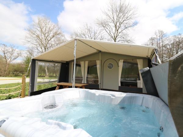 Salmon, Buchen Sie Ferienhaus Nantmel 