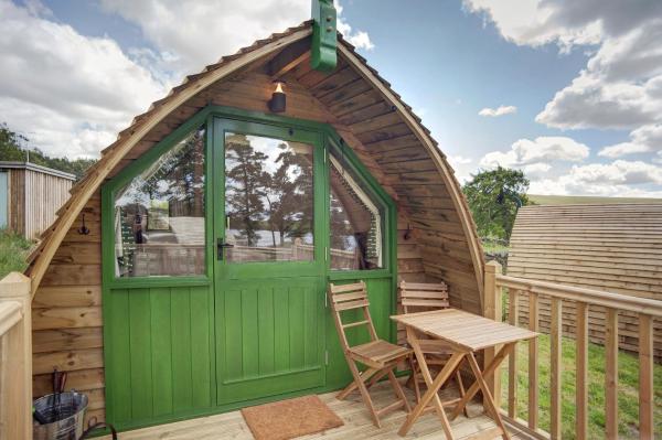 Finest Retreats - Barebones Glamping, Prenota Campeggio  