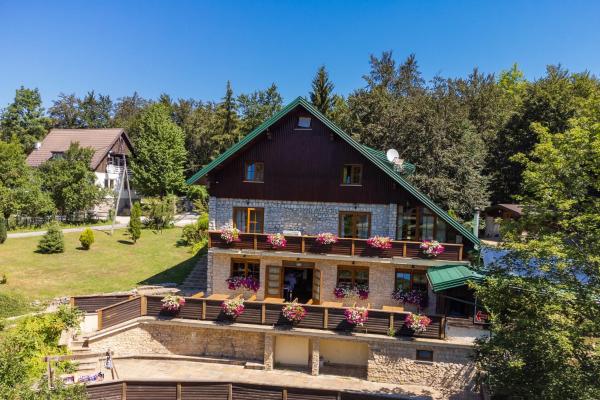 Golden Lakes Rooms, Prenota Affittacamere Jezerce 