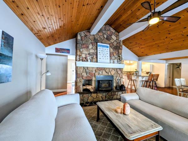 Cozy Escape, Kawarthas Cottage With Sauna, Réserver Maison de vacances Buckhorn 