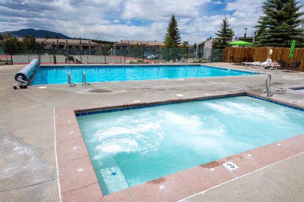 Meadow Ridge Court 8 Unit 6, Buchen Sie Ferienhaus Hotels mit Pool in Fraser, Schwimmbad