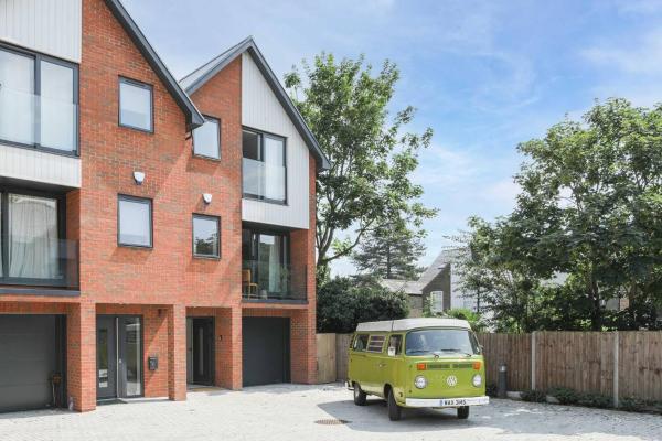 Cedar House, Buchen Sie Ferienhaus Hotels in Kent mit Parkplatz, Parkplätze