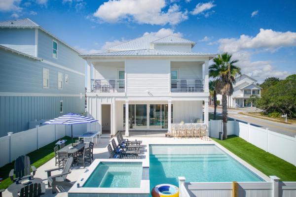 Crystal Sands by AvantStay Walk to the Beach, Buchen Sie Ferienhaus Villen in Florida, Villa