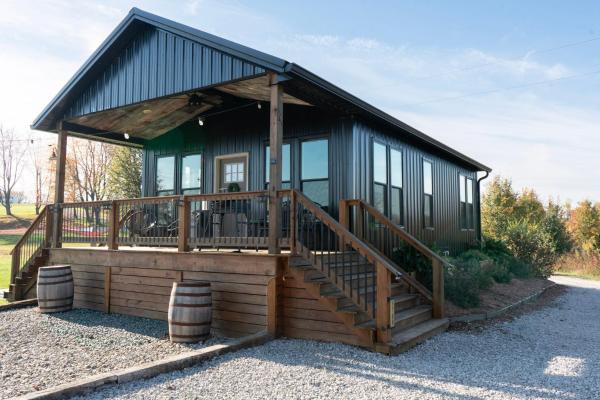 Bourbon Barrel Cottages #2 of 5 on Kentucky trail, Buchen Sie Chalet Ferienhäuser in Kentucky, Cottage
