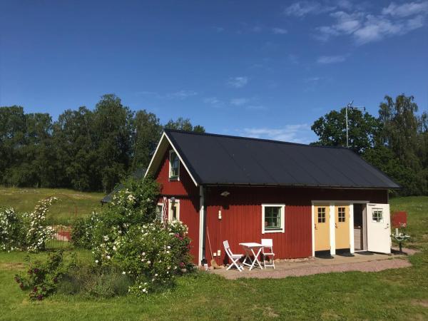 Sjöbacken Gård, Prenota Bed & breakfast Hotel a Gotaland con parcheggio, Parcheggio