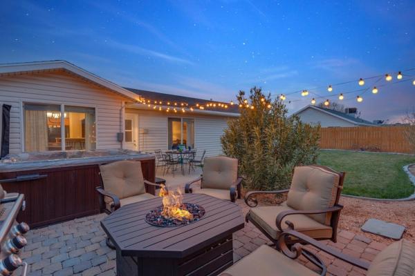 310 La Verkin Private Hot Tub, Spacious yard, near Zion National Park and St George, Prenota Casa vacanze Hotel a Utah con parcheggio, Parcheggio
