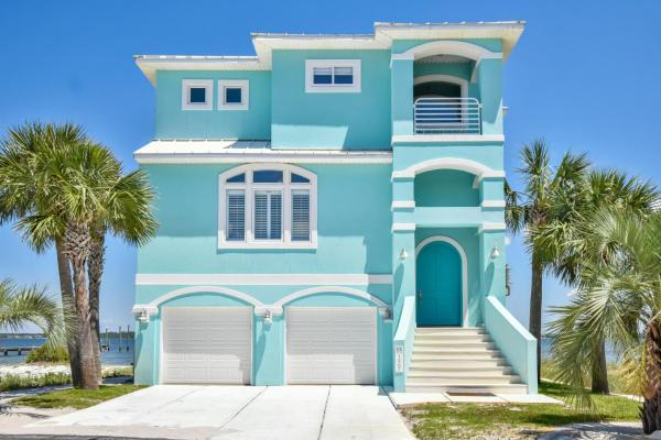 Sea Breeze, Buchen Sie Ferienhaus Hotels in Navarre mit Pool, Schwimmbad