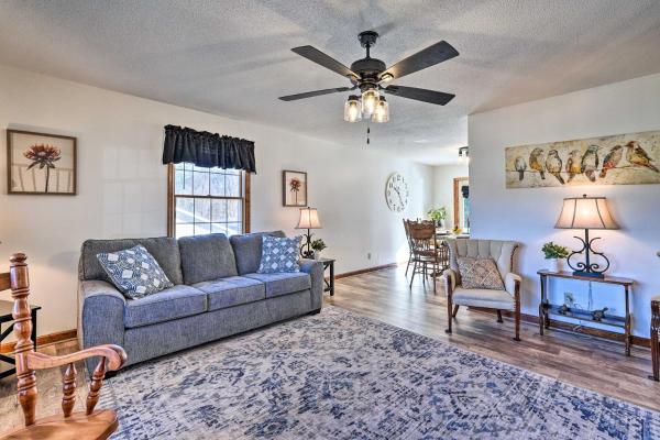 Cozy Vacation Rental Home Near Watauga Lake, Prenota Casa vacanze Hotel con piscina a Elizabethton, Piscina