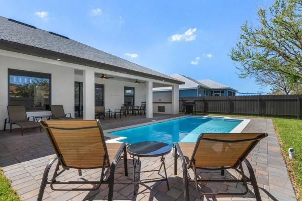 Peaceful retreat FREE heated salt water pool, Buchen Sie Ferienhaus Villen in Florida, Villa