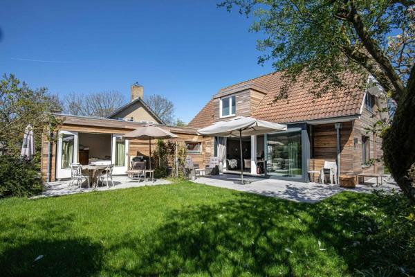 Hello Zeeland - Villa Jhr de Casembrootplein 23, Reserva ahora Casa o chalet Hoteles en Zelanda con aparcamiento, Aparcamiento